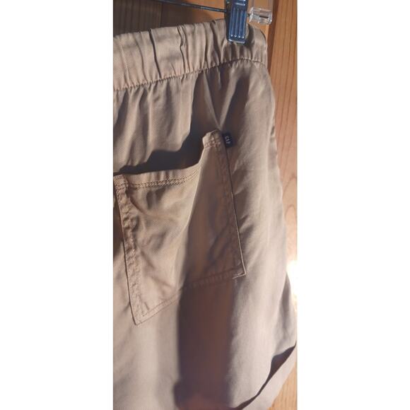 NWT Gap Tencel Shorts Beige Elastic Waist Drawstring Pockets Women's Large Soft - Picture 5 of 8